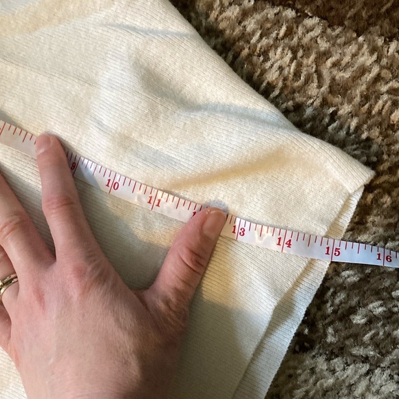 Wilfred White Turtleneck Crop Sweater with Long Sleeves - Picture 11 of 12